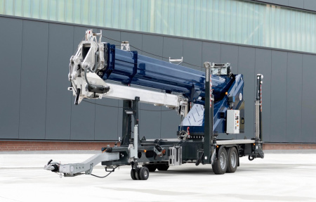 Böcker AHK 36e: First battery operated trailer crane with 230 V charging technology - анонс
